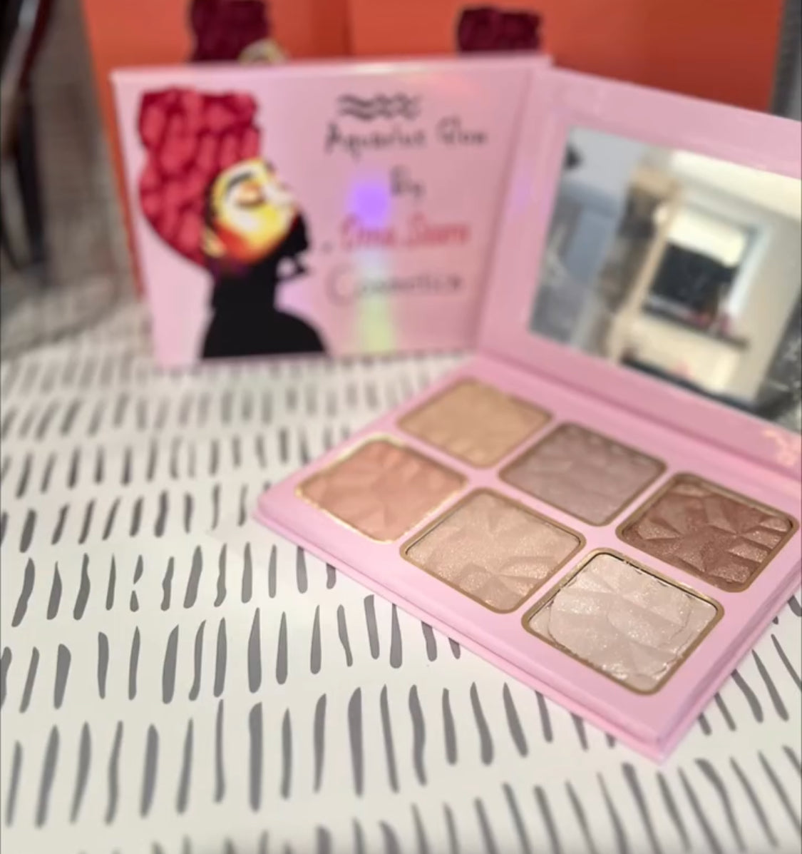 The Aquarius glow palette