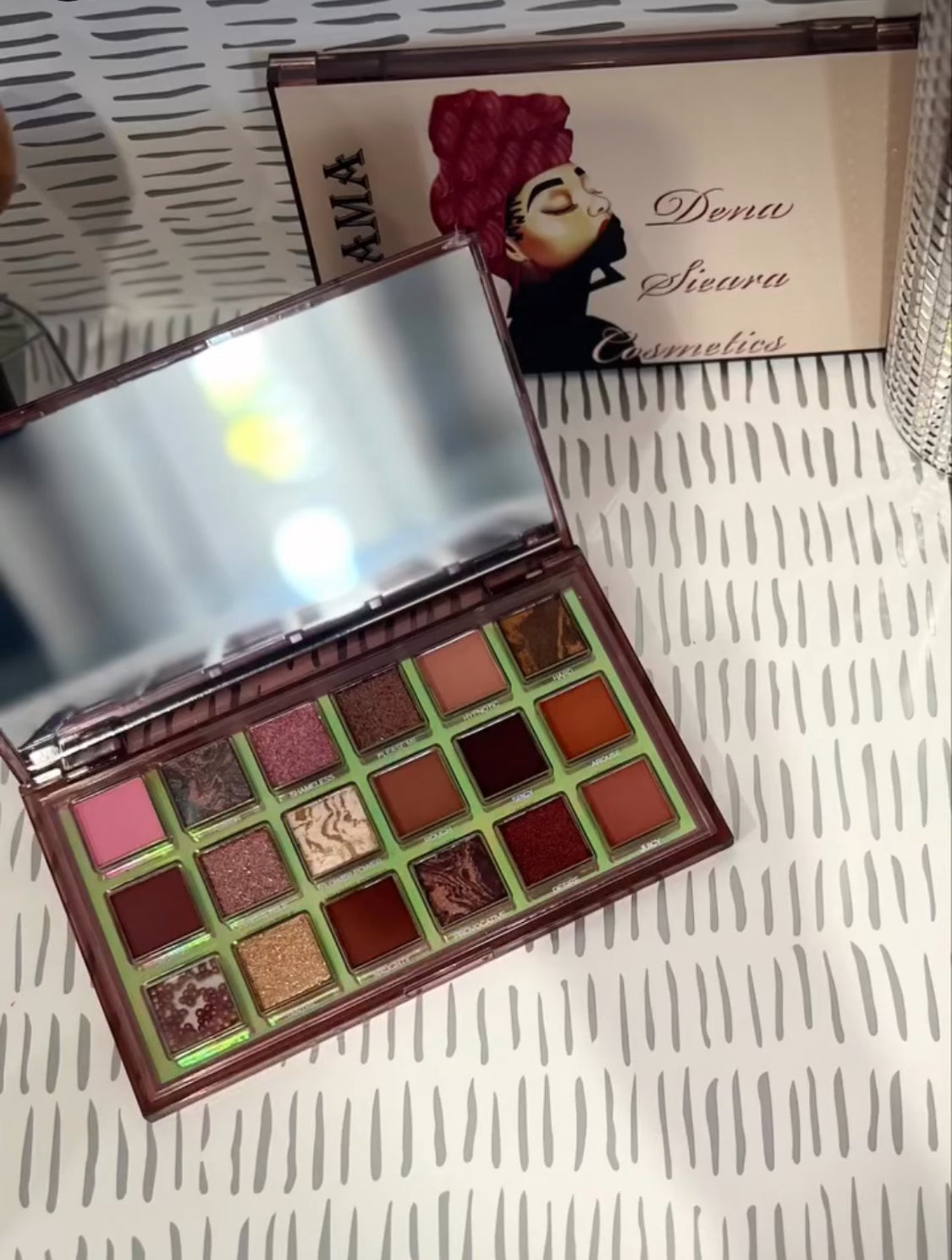 The Drama Eyeshadow Palette