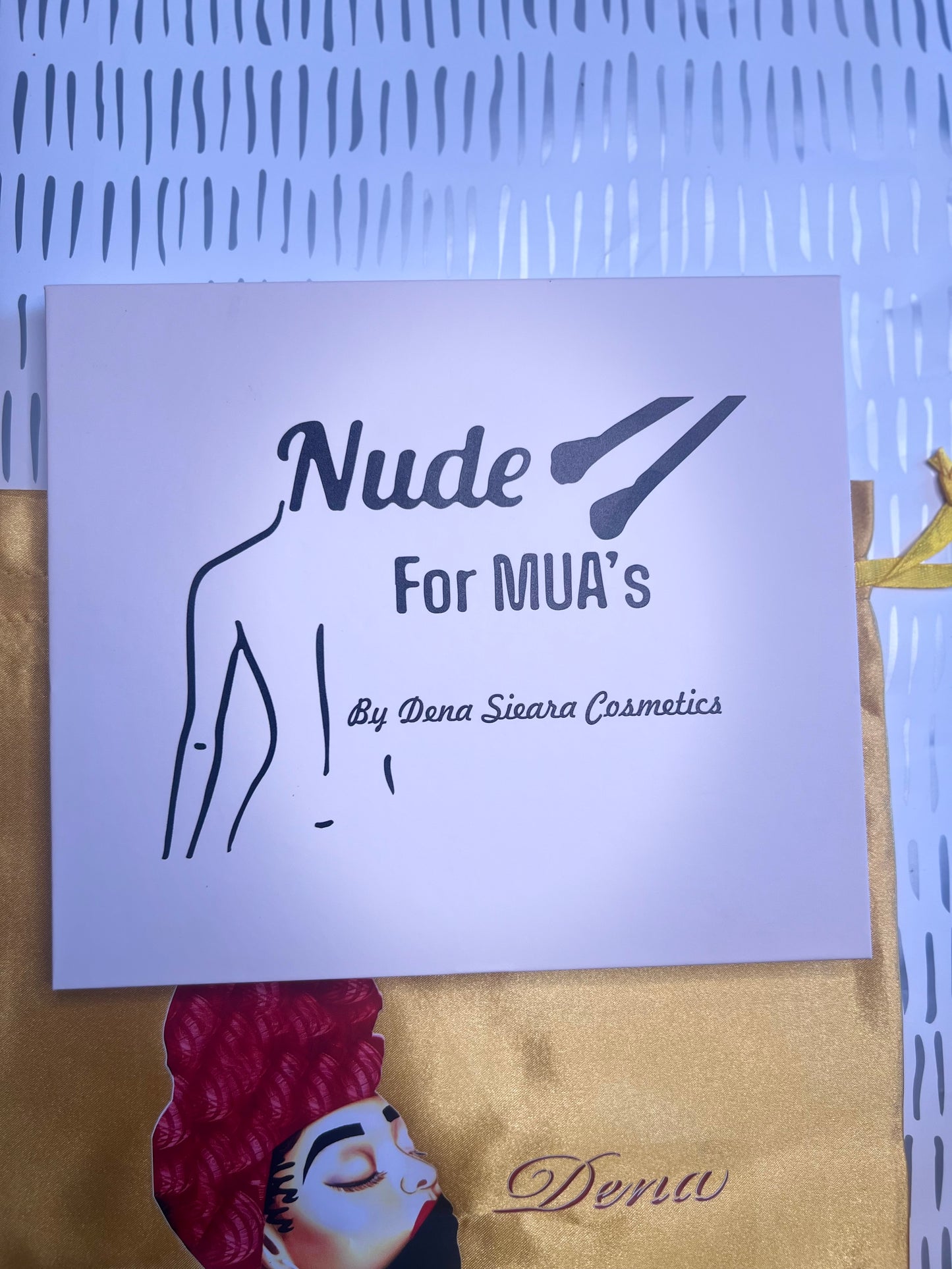 Nude for MUAs 24 color eyeshadow palette
